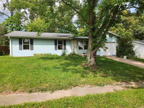 Photo of 5920 S Phyllis Street, Bloomington, IN 47403 (MLS # 202432733)
