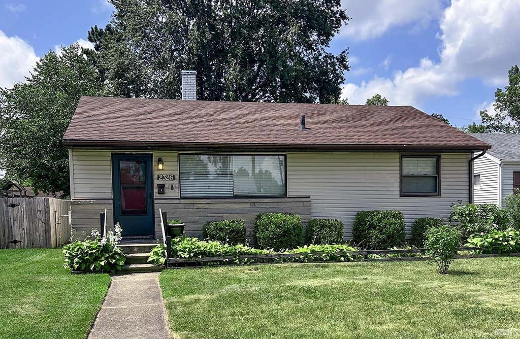 Photo of 2326 UNION Avenue, South Bend, IN 46615 (MLS # 202632420)