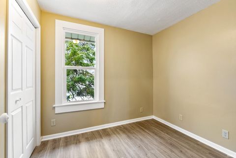 Tiny photo for 238 Whitelock Street, Huntington, IN 46750 (MLS # 202610389)