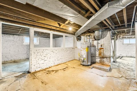 Tiny photo for 238 Whitelock Street, Huntington, IN 46750 (MLS # 202610389)