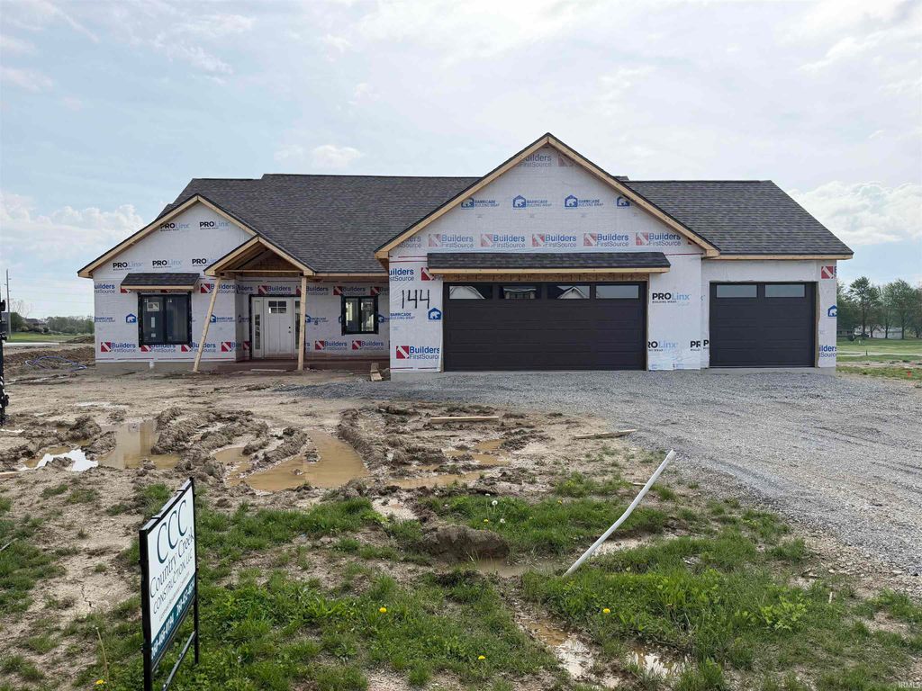 Photo of 2220 Golfview Drive, Auburn, IN 46706 (MLS # 202616224)