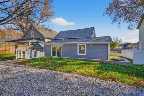 Tiny photo for 514 Henry Street, Logansport, IN 46947 (MLS # 202546217)