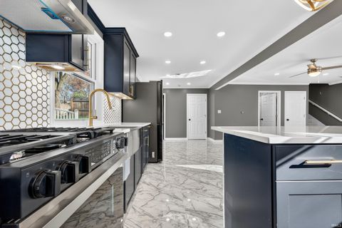 Tiny photo for 514 Henry Street, Logansport, IN 46947 (MLS # 202546217)