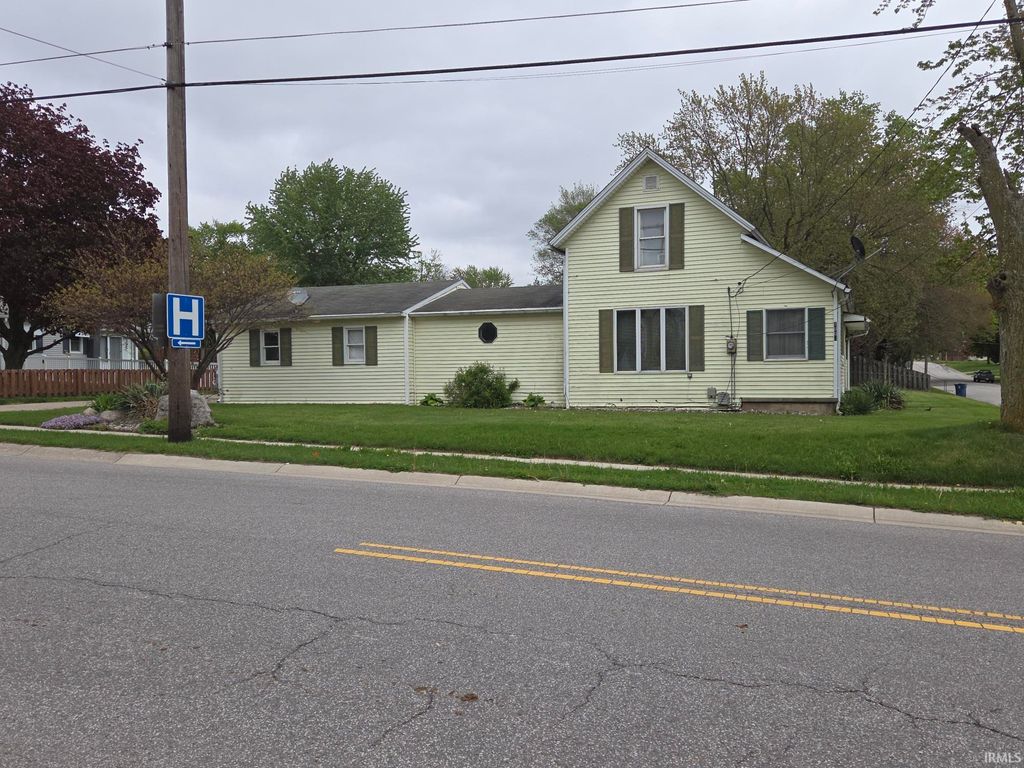 Photo of 1004 N Center Street, Bremen, IN 46506 (MLS # 202615350)