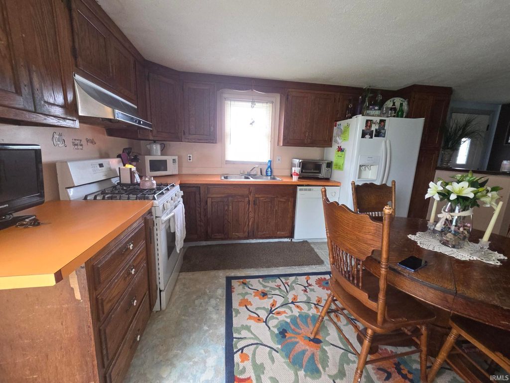 Photo of 1004 N Center Street, Bremen, IN 46506 (MLS # 202615350)