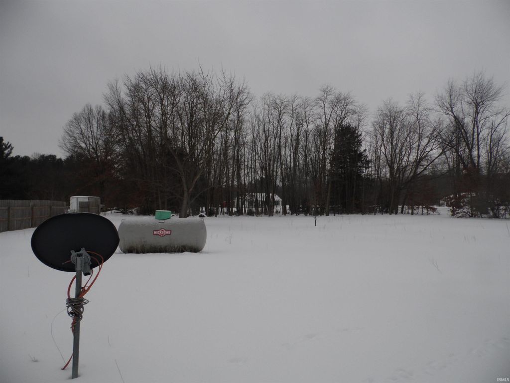 Photo of 10495 E State Road 8 Road, Knox, IN 46534 (MLS # 202606787)