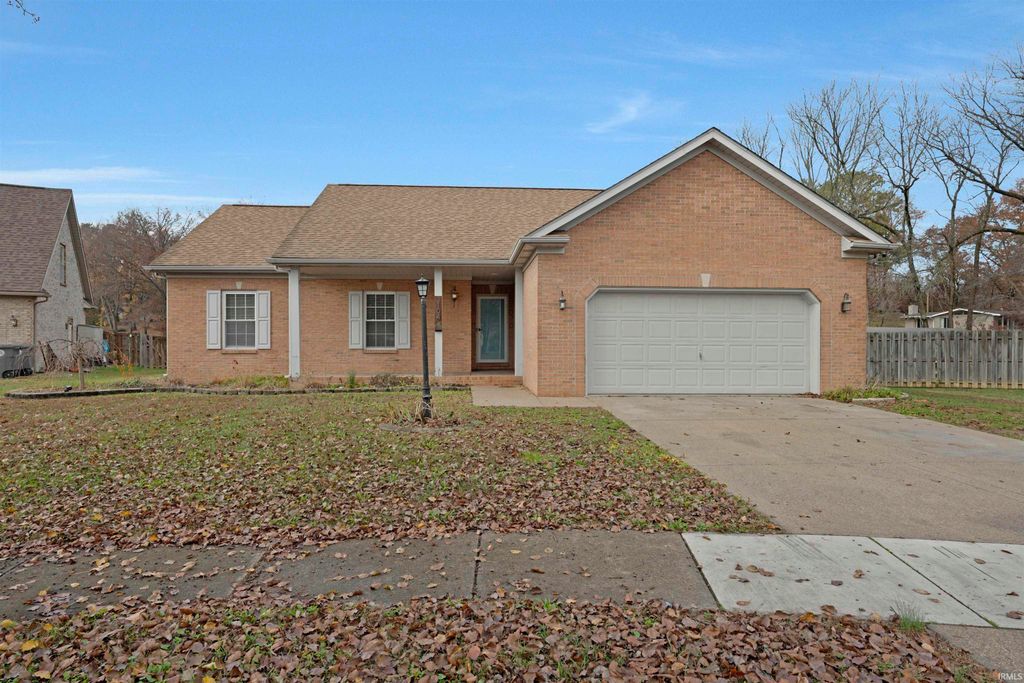 Photo of 3104 Roselawn Drive, Evansville, IN 47711 (MLS # 202547129)