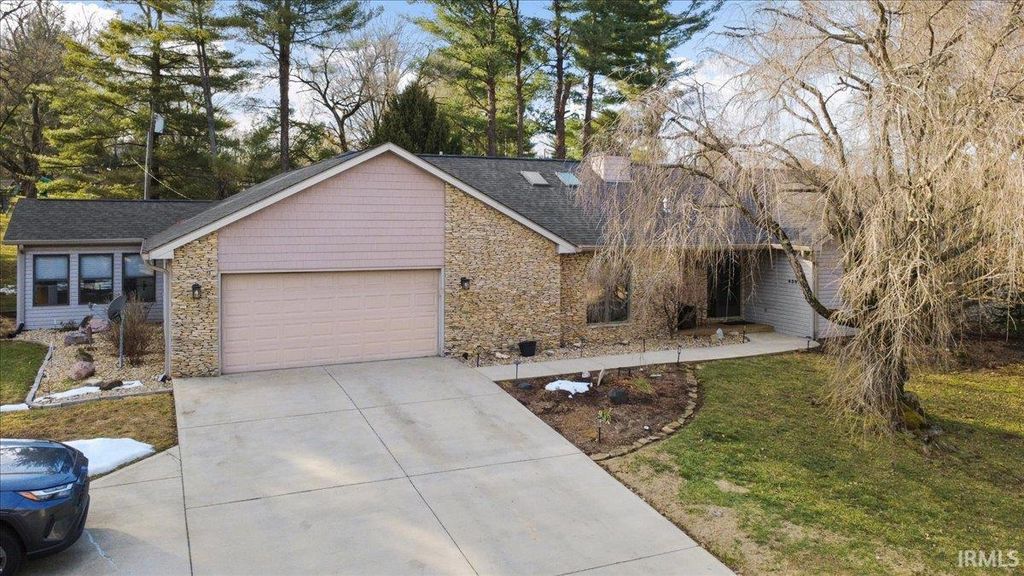 Photo of 4365 N Maple Grove Road, Bloomington, IN 47404 (MLS # 202606097)