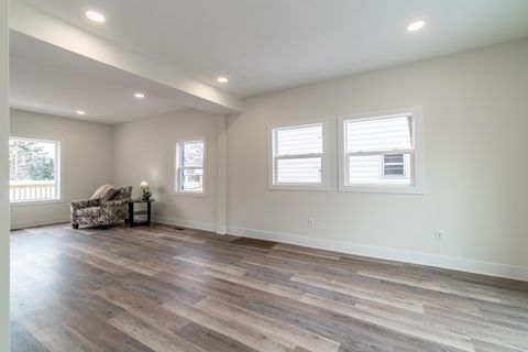 Tiny photo for 131 E Branning Avenue, Fort Wayne, IN 46806 (MLS # 202606791)
