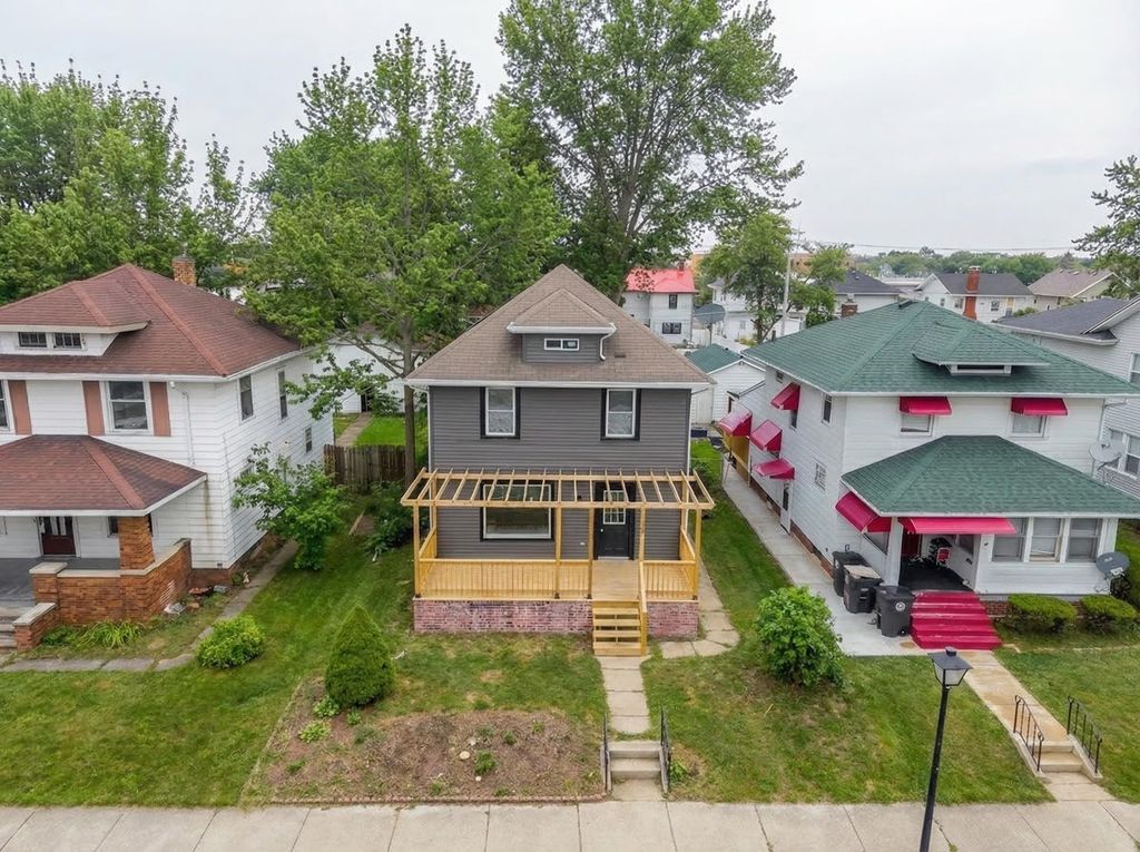 Photo of 131 E Branning Avenue, Fort Wayne, IN 46806 (MLS # 202606791)