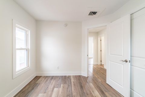 Tiny photo for 131 E Branning Avenue, Fort Wayne, IN 46806 (MLS # 202606791)