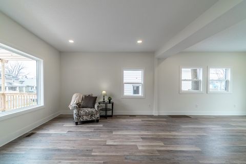 Tiny photo for 131 E Branning Avenue, Fort Wayne, IN 46806 (MLS # 202606791)