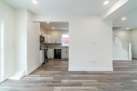 Tiny photo for 131 E Branning Avenue, Fort Wayne, IN 46806 (MLS # 202606791)