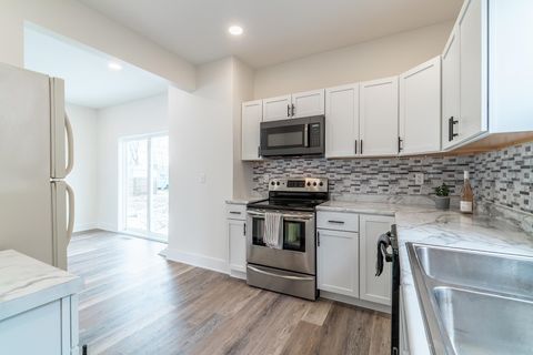 Tiny photo for 131 E Branning Avenue, Fort Wayne, IN 46806 (MLS # 202606791)