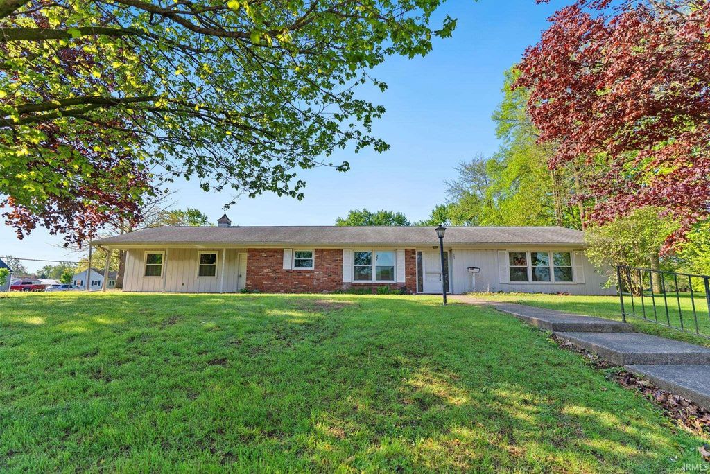 Photo of 103 E College Avenue, North Manchester, IN 46962 (MLS # 202615317)