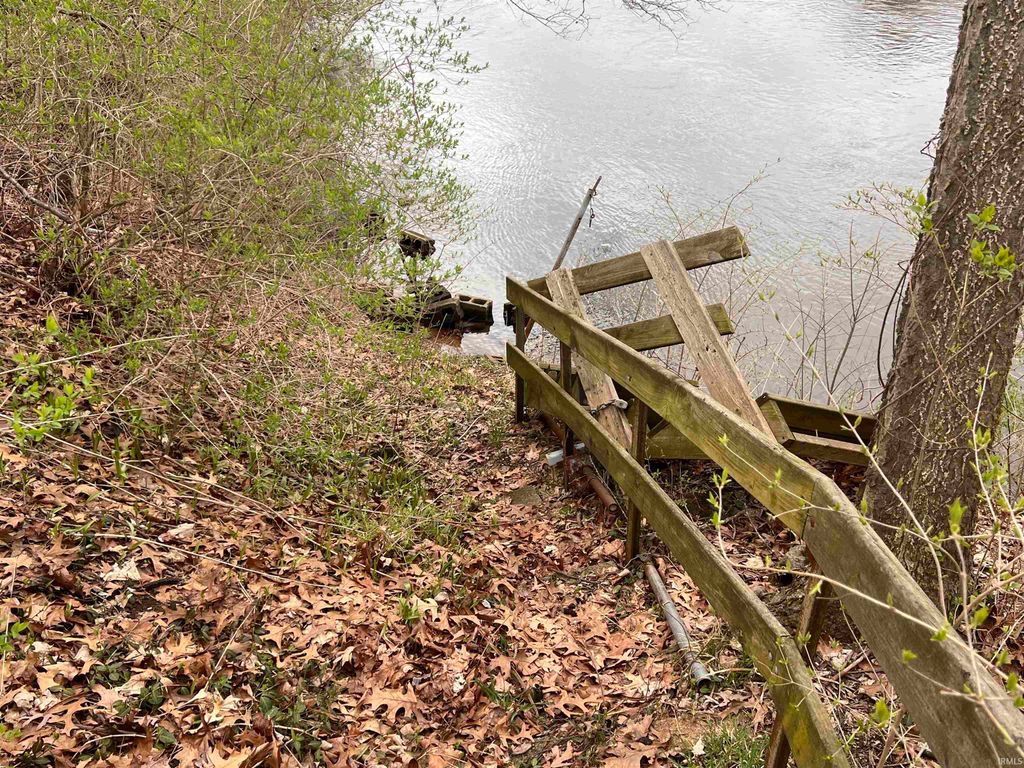 Photo of 1404 W Vistula Rd Highway, Bristol, IN 46507 (MLS # 202611494)