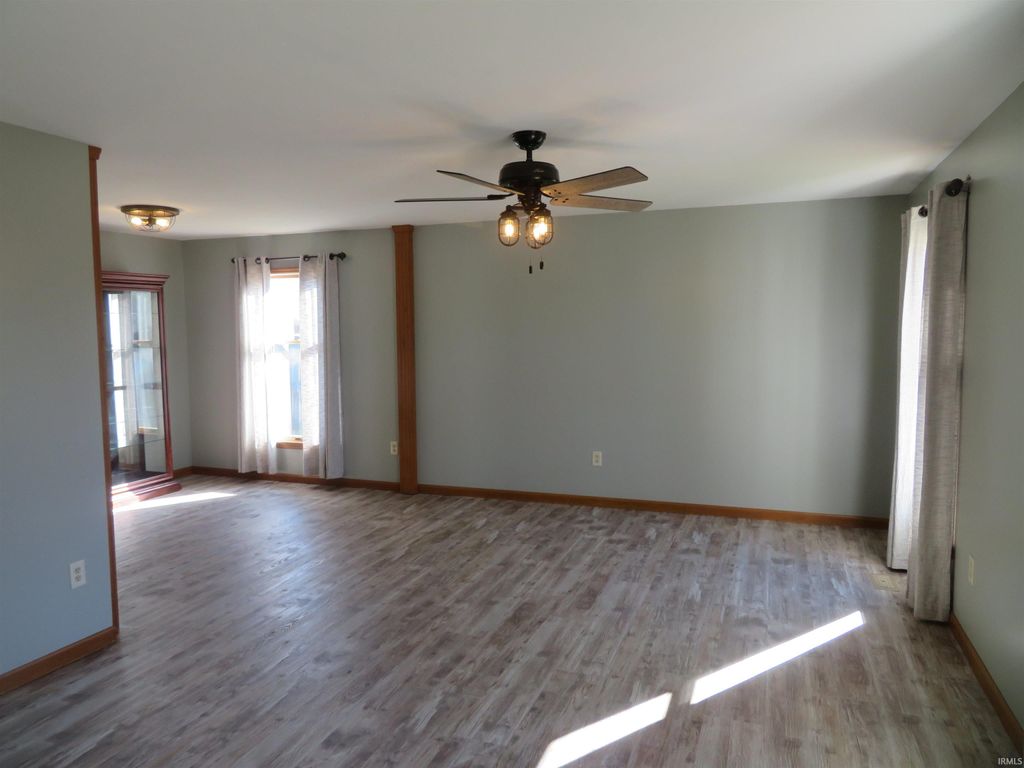 Photo of 8214 Kingswood Court, Evansville, IN 47715 (MLS # 202608760)