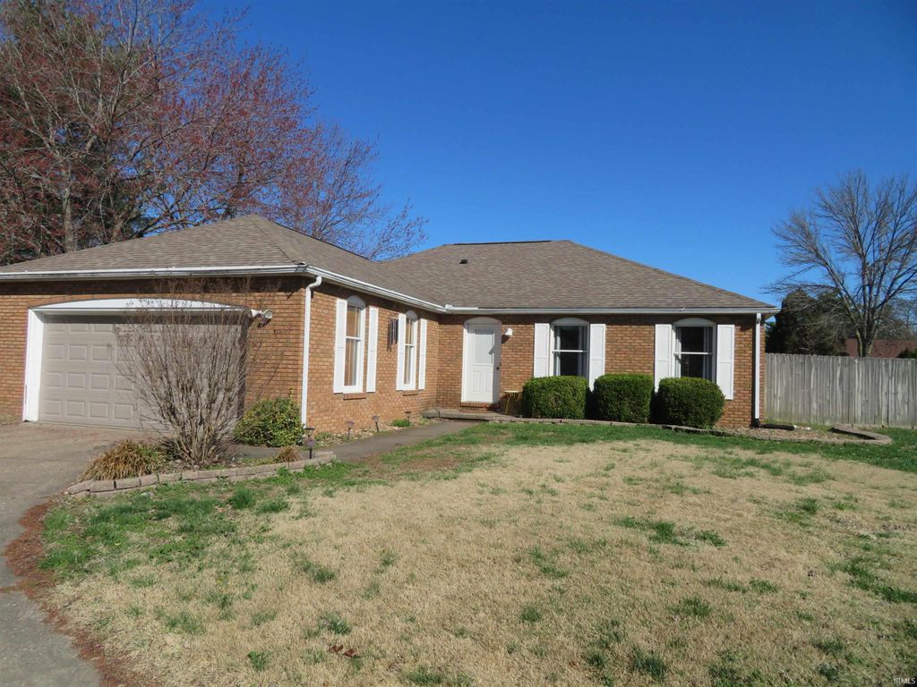 Photo of 8214 Kingswood Court, Evansville, IN 47715 (MLS # 202608760)