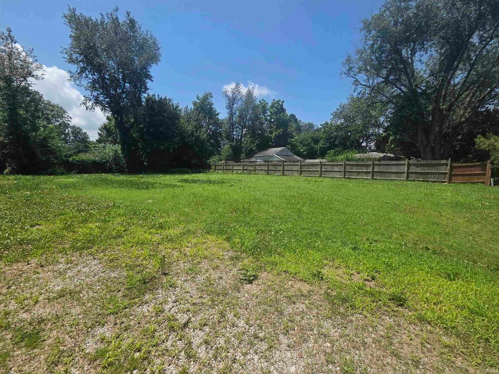 Photo of 2615 Sweetser Avenue, Evansville, IN 47714 (MLS # 202625762)