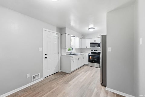 Tiny photo for 2621 Capitol Avenue, Fort Wayne, IN 46806 (MLS # 202635362)