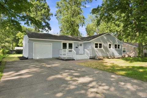 Photo of 2621 Capitol Avenue, Fort Wayne, IN 46806 (MLS # 202635362)
