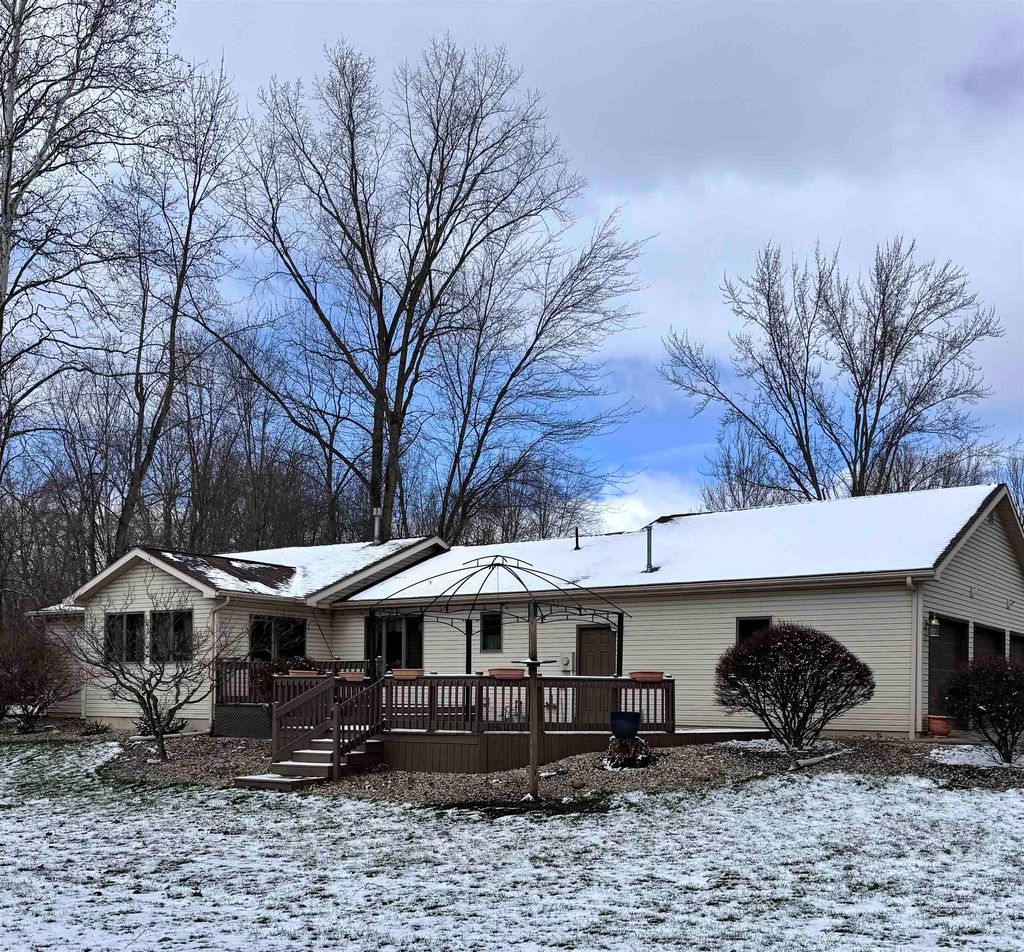 Photo of 1207 Timon Street, Warsaw, IN 46580 (MLS # 202608783)