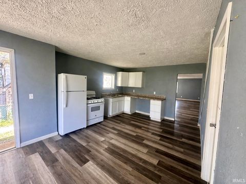 Tiny photo for 603 S Washington Street, Kokomo, IN 46902 (MLS # 202605464)