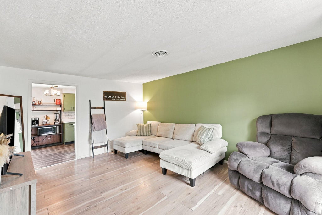 Photo of 1718 E MacGregor Drive, New Haven, IN 46774 (MLS # 202629367)