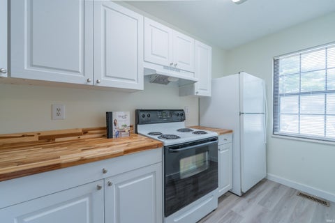 Tiny photo for 563 E Graham Place, Bloomington, IN 47401 (MLS # 202626695)