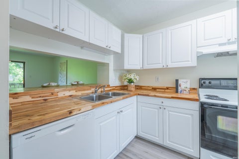 Tiny photo for 563 E Graham Place, Bloomington, IN 47401 (MLS # 202626695)