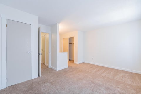 Tiny photo for 563 E Graham Place, Bloomington, IN 47401 (MLS # 202626695)