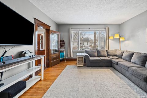 Tiny photo for 621 S 26th Street, Lafayette, IN 47904 (MLS # 202607087)