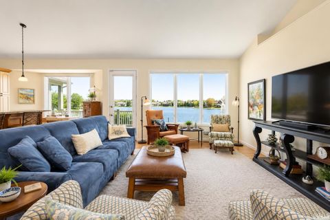 Tiny photo for 6641 Dockside Drive, South Bend, IN 46628 (MLS # 202618422)