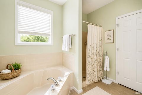 Tiny photo for 6641 Dockside Drive, South Bend, IN 46628 (MLS # 202618422)
