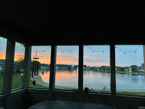Tiny photo for 6641 Dockside Drive, South Bend, IN 46628 (MLS # 202618422)