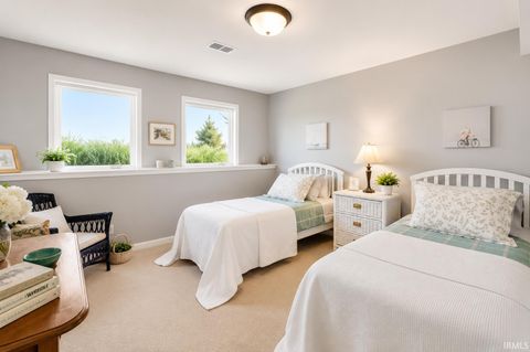 Tiny photo for 6641 Dockside Drive, South Bend, IN 46628 (MLS # 202618422)