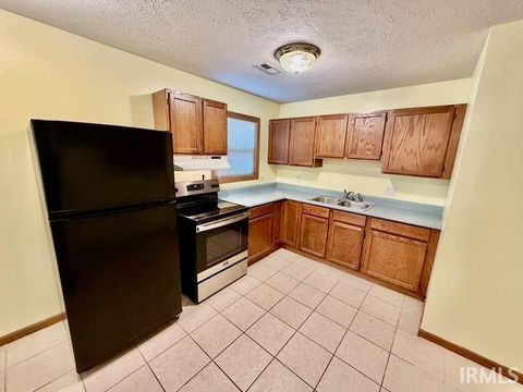 Tiny photo for 609 Briar Court, Kokomo, IN 46902 (MLS # 202541068)