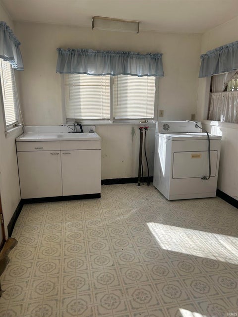 Tiny photo for 520 Tanguy Street, Logansport, IN 46947 (MLS # 202644120)