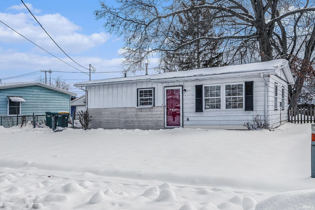 Photo of 527 Imus Drive, Mishawaka, IN 46545 (MLS # 202548400)