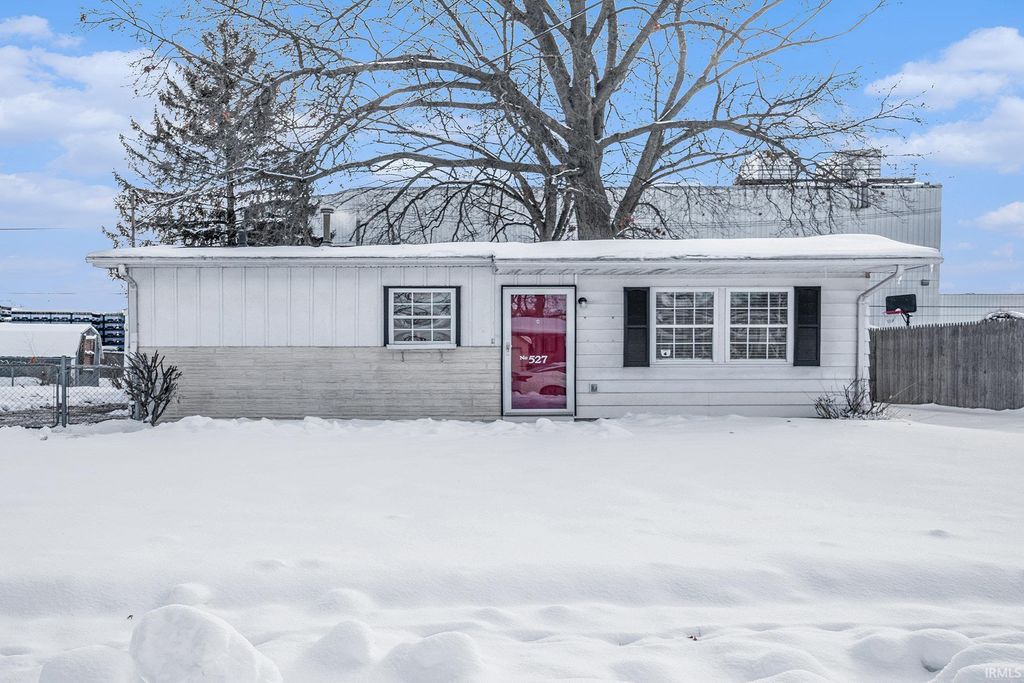Photo of 527 Imus Drive, Mishawaka, IN 46545 (MLS # 202548400)