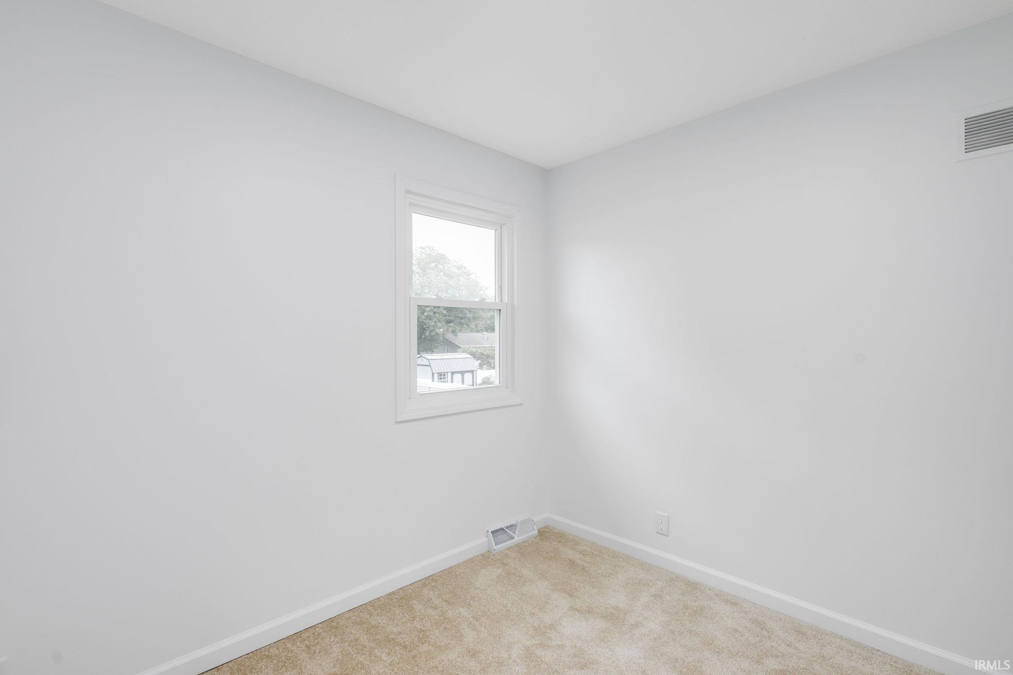 Elkhart, Indiana 46516, United States, 4 Bedrooms Bedrooms, ,3 BathroomsBathrooms,Residential,Active,225825