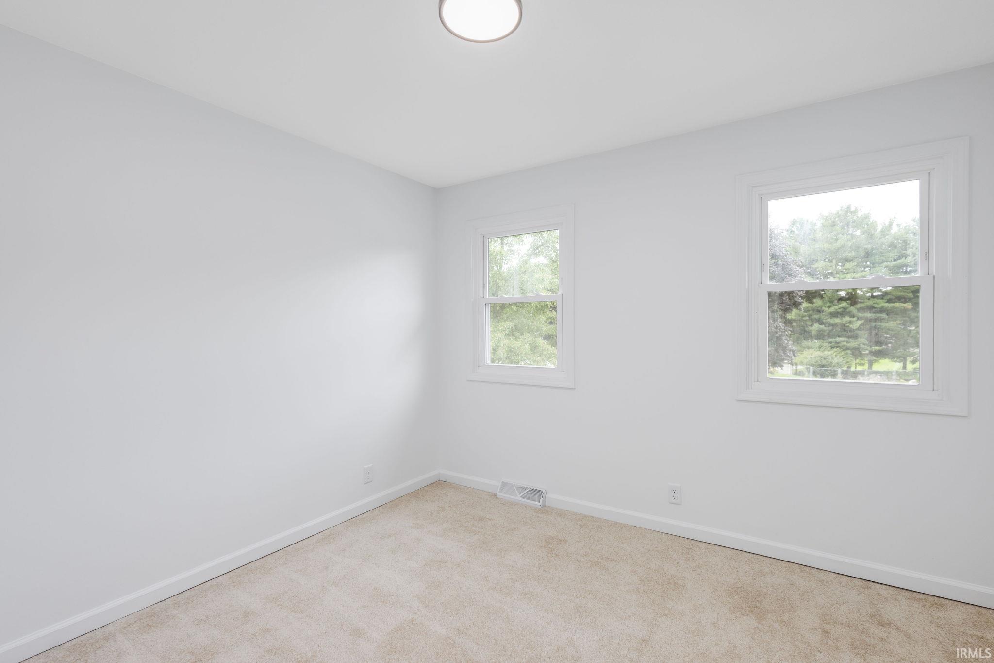 Elkhart, Indiana 46516, United States, 4 Bedrooms Bedrooms, ,3 BathroomsBathrooms,Residential,Active,225825