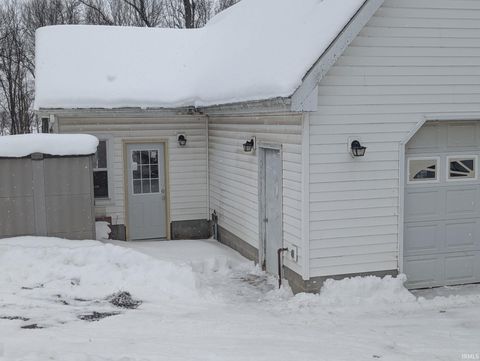 Tiny photo for 308 Bellevue Street, New Carlisle, IN 46552 (MLS # 202604849)