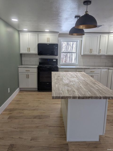 Tiny photo for 308 Bellevue Street, New Carlisle, IN 46552 (MLS # 202604849)