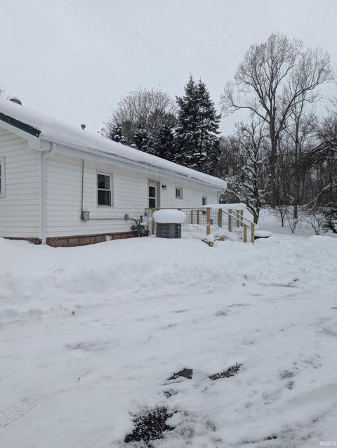 Tiny photo for 308 Bellevue Street, New Carlisle, IN 46552 (MLS # 202604849)