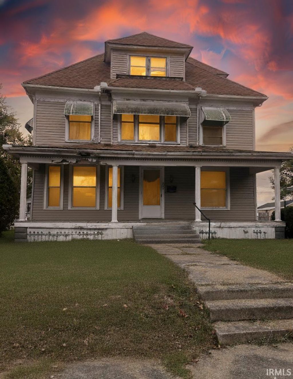 Photo of 246 W Indiana Avenue, Sullivan, IN 47882 (MLS # 202543788)