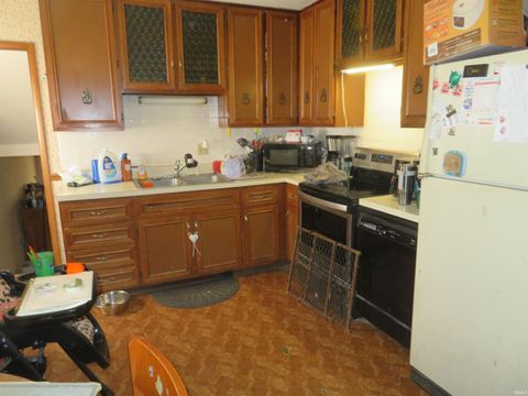 Tiny photo for 205 CYPRESS Court, Kokomo, IN 46902 (MLS # 202604608)