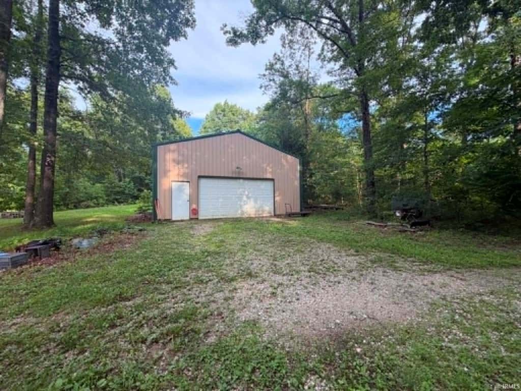 Photo of 5655 S Dry Branch Rd RD, Bloomfield, IN 47424 (MLS # 202626949)
