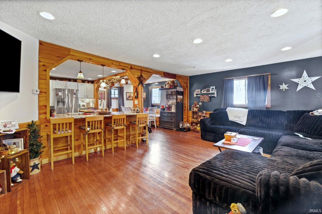 Photo of 1300 Myrtle Avenue, Frankfort, IN 46041 (MLS # 202606728)