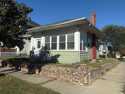 Photo of 330 16th Street, Logansport, IN 46947 (MLS # 202539593)